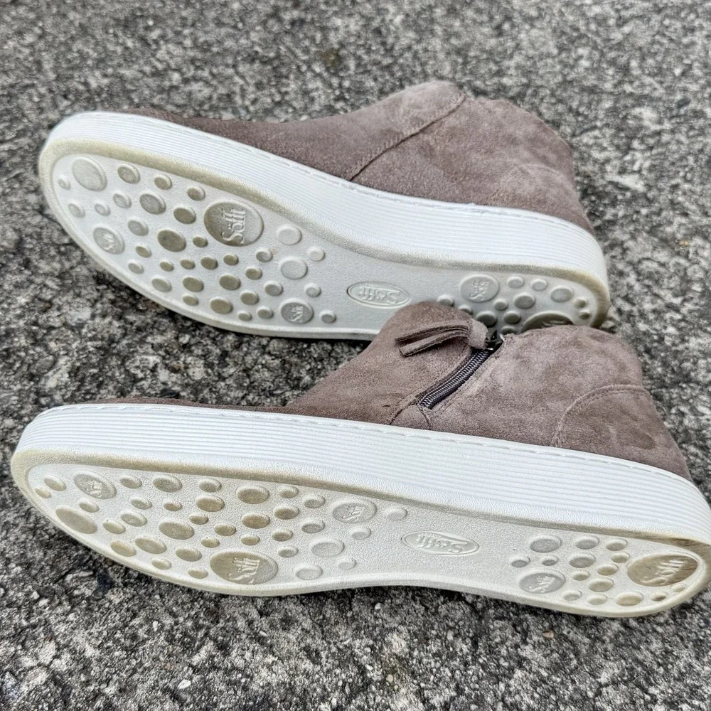 Sofft Women's Sz 8 M‎ Britton Casual Sneaker W/ Side Zip In Taupe Suede W/ Spot
